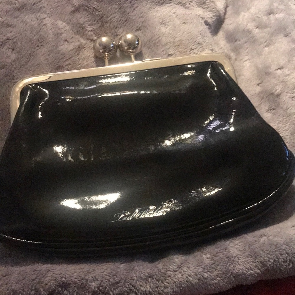 Estate Ted Baker Black patent Leather LG coin bag